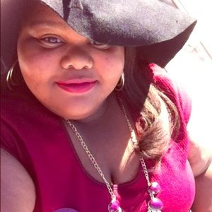 Meet your Posher, Mikayla